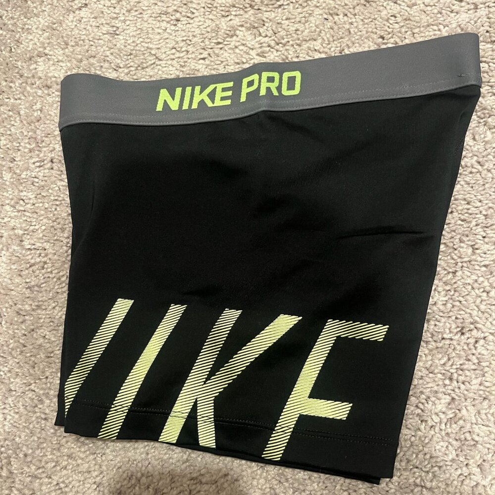 Nike Pro Women's Shorts (S)